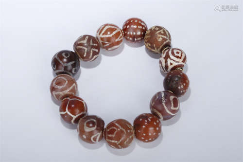 An Agate Bracelet.