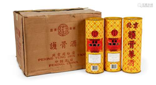 约1998年产北京同仁堂出口美国“护骨酒”（大瓶装）