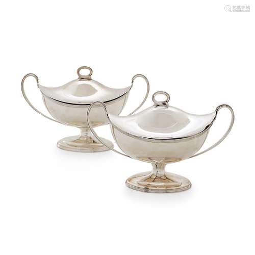 Petochi - Two silver sauce boats, Italy, 20th century