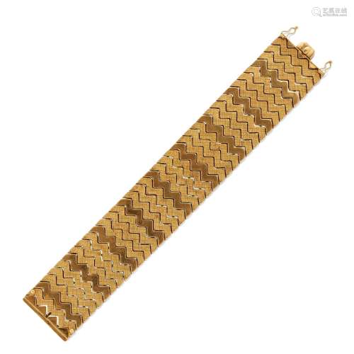 A 18K yellow gold bracelet, circa 1960