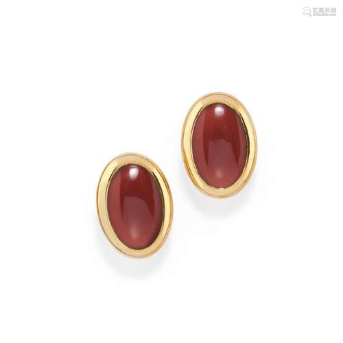 A 18K yellow gold and fire opal earrings