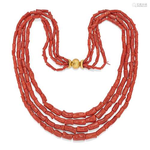 A 18K yellow gold and coral necklace