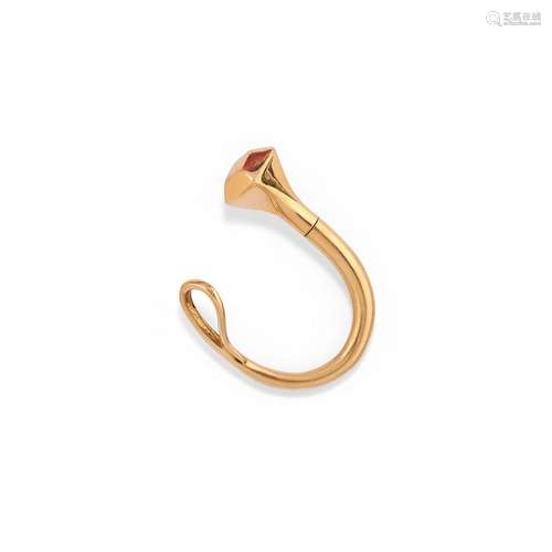 A 18K rosè gold keychain