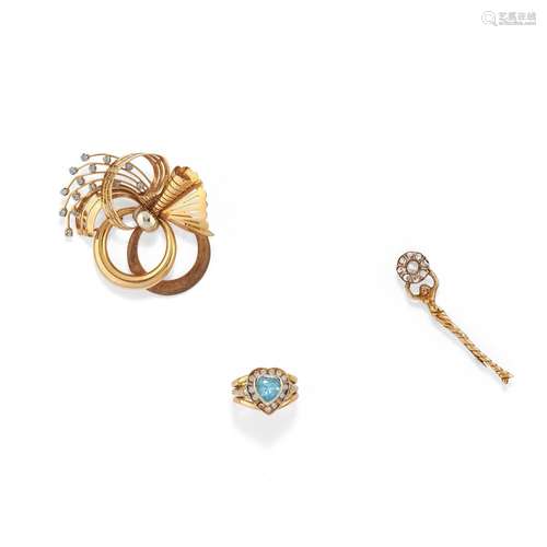 Lot of 18K gold, diamond and topaz two brooches and ring