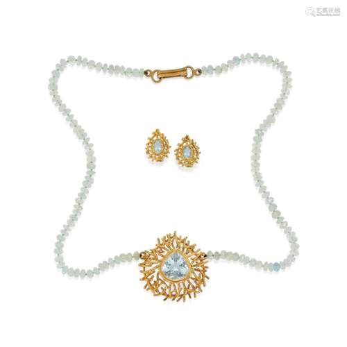 A 18K yellow gold and aquamarine with necklace and earrings