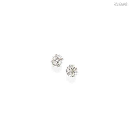 A 18K white gold and diamond earrings