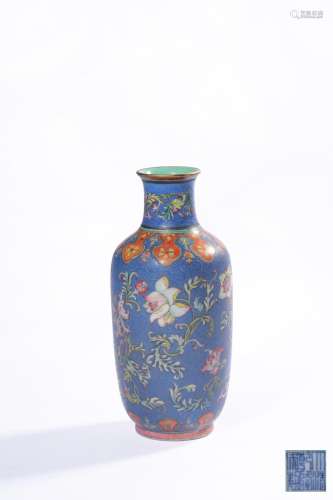 A TURQUOISE -GROUND FAMILLE-ROSE VASE.QING PERIOD
