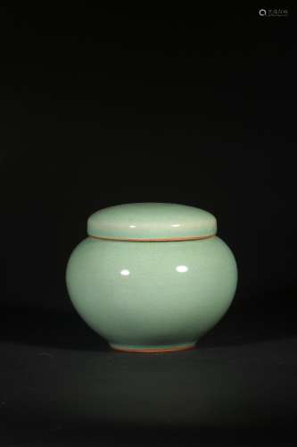 A CELADON-LONGQUAN JAR AND COVER.MING PERIOD
