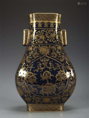 A Chinese Porcelain Flower Vase