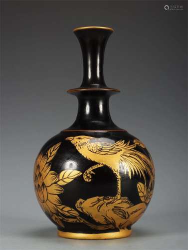 A Chinese Black Glazed Pocelain Vase