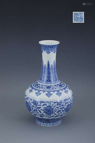 Blue and WhiteScrolling Lotus Pear vase