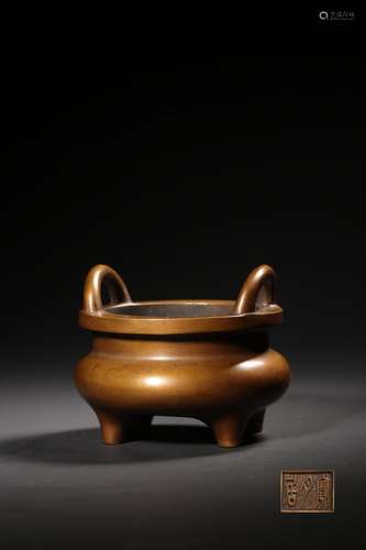 A BRONZE TRIPOD CENSER.QING PERIDO