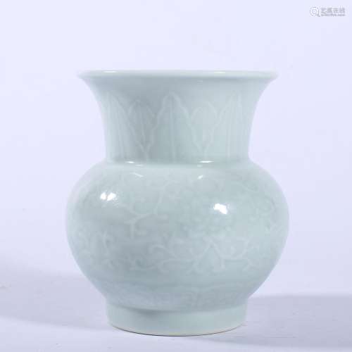 A CELADON-GLAZED ZHADOU.QIAN PERIOD