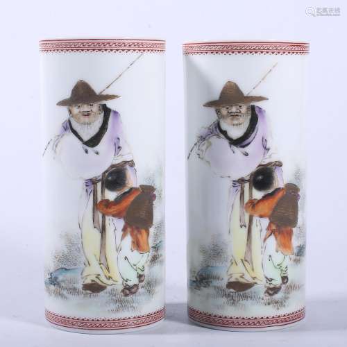 A PAIR OF FAMILLE-ROSE BRUSHPOTS.BITONG.REPUBLIC PERIOD