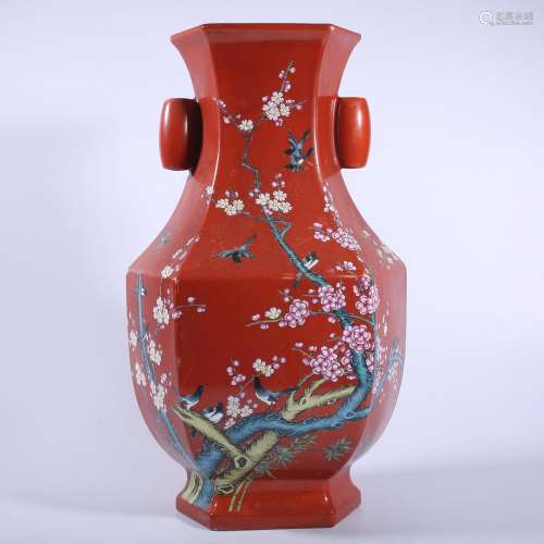 A RUBY GROUND FAMILLE-ROSE VASE.QIANLONG PERIOD