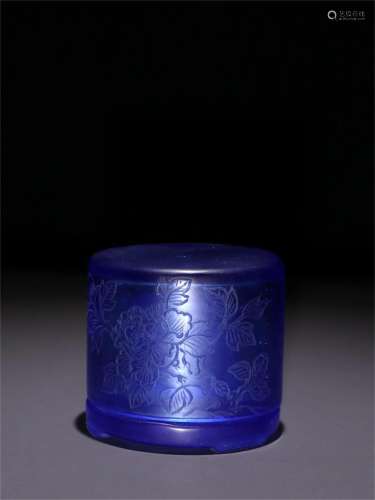 A Chinese Peking Glass Thumb Ring with Calligraphy
