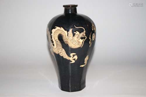 吉州窑黑釉龙纹六方梅瓶
