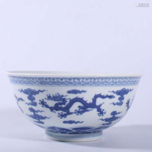 A BLUE AND WHITE 'DRAGON' BOWL.QING PERIOD