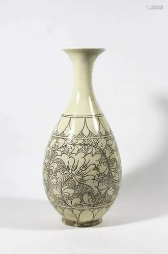 CIZHOU KILN FLORAL ENGRAVED YUHUCHUN VASE