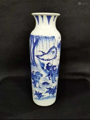 BLUE AND WHITE SLEEVE VASE WITH FIGURES DESIGN