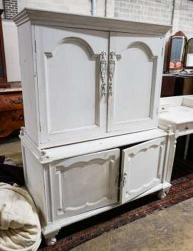 A painted four door cabinet, width 118cm, depth 60cm, height...