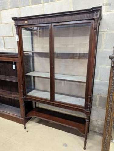 An Edwardian mahogany display cabinet, length 112cm, depth 4...