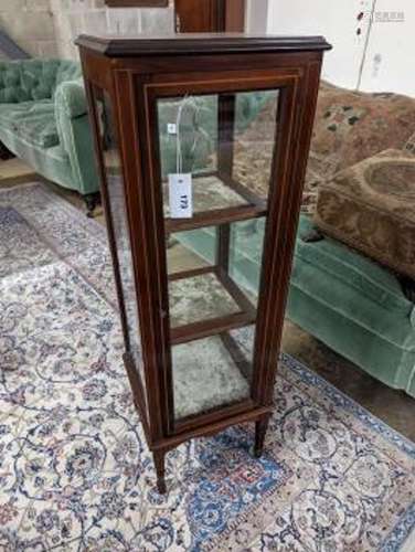 An Edwardian satinwood banded mahogany bijouterie cabinet, w...