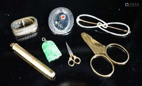 Mixed jewellery including an 18ct cigar cutter, 5cm, 7.9 gra...