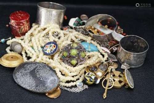 A group of mostly antique minor and costume jewellery