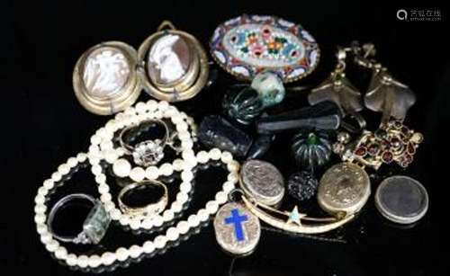 Mixed Victorian and later jewellery, including yellow metal ...