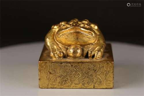 A Chinese Gilt Bronze Toad Toppped Seal