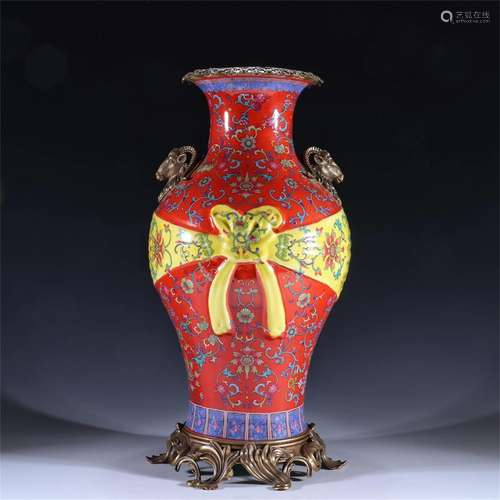 A Chinese Famille Rose Flower Patterned Porcelain Vase