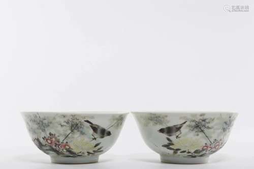 PAIR OF FAMILLE ROSE FLOWERS AND BIRDS BOWLS