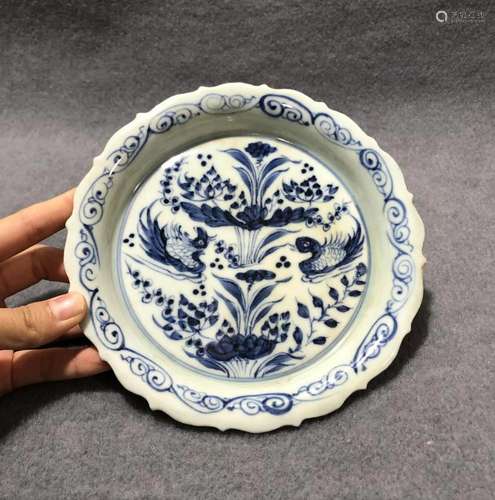 BLUE AND WHITE FLOWER-RIM MANDARIN DUCK PLATE