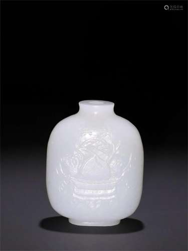 A Chinese Carved Jade Snuff Bottle