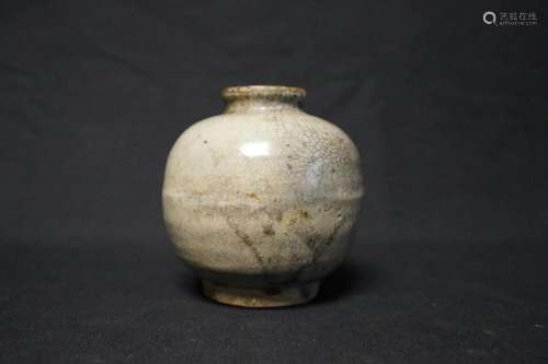 CRACKLE GLAZED PORCELAIN JAR