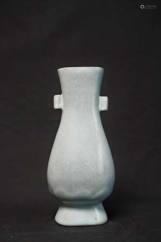 RU-STYLE AMPHORA VASE