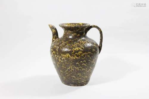 JIZHOU KILN HANDLED POT & HAWKSBILL GRAIN