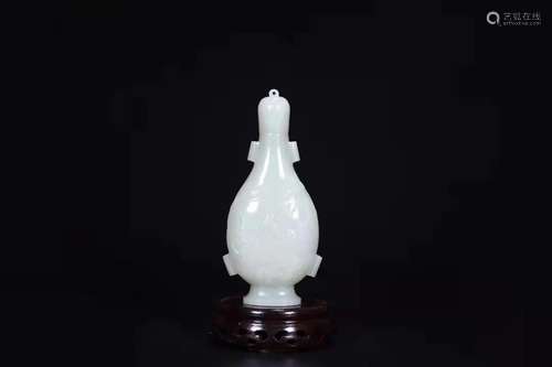 WHITE JADE CARVING VASE WITH DRAGON DESIGN