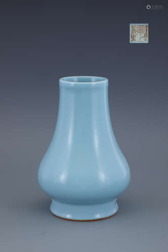 Blue Glaze Hu Vase