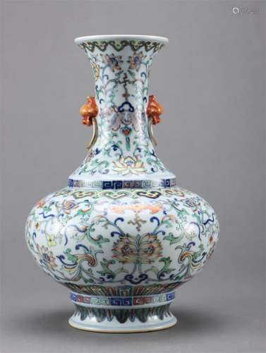 A Chinese Famille Rose Porcelain Vase with Flower