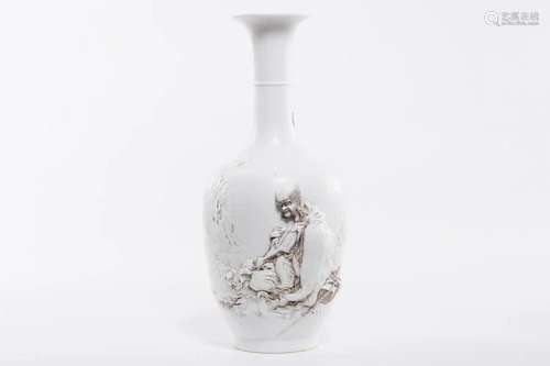 AN ARHAT-ENGRAVED PORCELAIN VASE