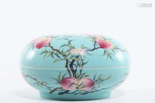 TURQUOISE GROUND FAMILLE ROSE PEACH LIDDED BOX