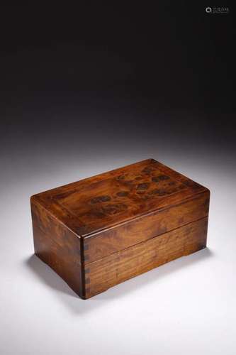 HUANGHUALI WOOD CARVING SQUARE LIDDED BOX