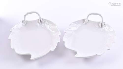 2 Blattschalen KPM Berlin | 2 leaf bowls KPM Berlin