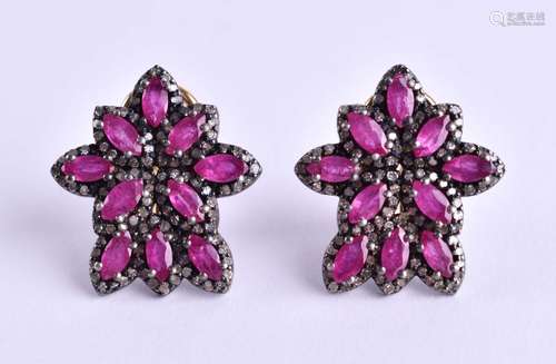 Paar Russische Rubinohrringe | Pair of Russian ruby ​​earrin...