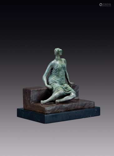 亨利·摩尔（1898～1986） 坐着的女人 铸铜雕塑