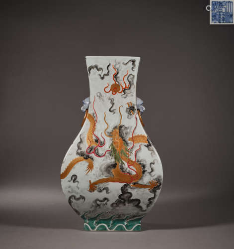 Qing Dynasty of China,Color Ink Gold-Traced Dragon Pattern S...