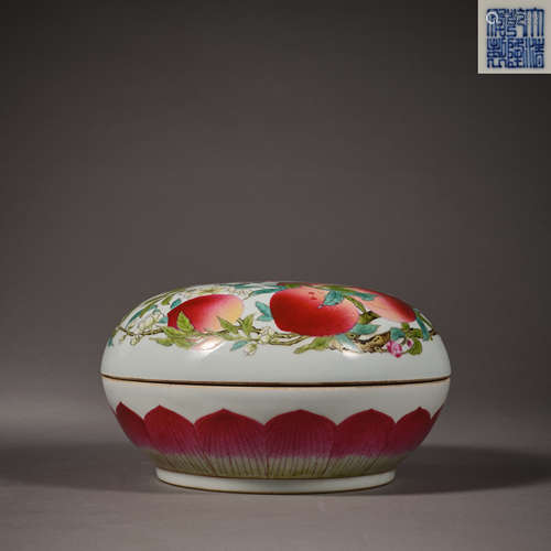 Qing Dynasty of China,Famille Rose Peach Box 中國清代，粉彩桃...