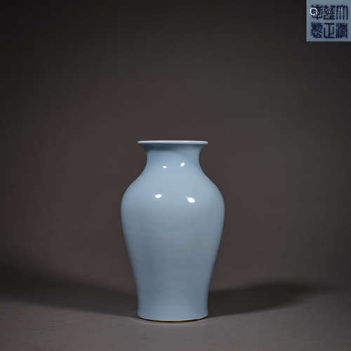 Qing Dynasty of China,Sky-Blue-Glazed Vase 中國清代，天蓝釉花...